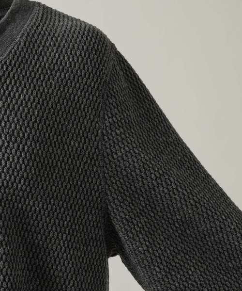 CASPER JOHN（キャスパージョン）の「Compact waffle V-neck sweat/コンパクトワッフルVネックスウェット（スウェット・メンズ・ホワイト/ブラック/オリーブ・X-SMALL/LARGE/MEDIUM/SMALL）」の11枚目の写真