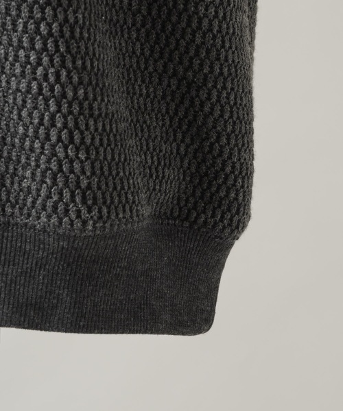 CASPER JOHN（キャスパージョン）の「Compact waffle V-neck sweat/コンパクトワッフルVネックスウェット（スウェット・メンズ・ホワイト/ブラック/オリーブ・X-SMALL/LARGE/MEDIUM/SMALL）」の12枚目の写真