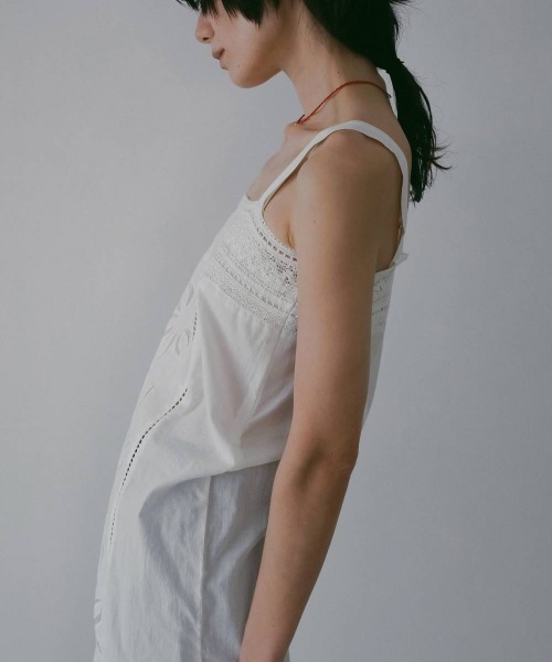 anuke(アンヌーク)の「anuke Patchwork Lace Onepiece パッチワークレースワンピース/62610304(ワンピース・レディース・ホワイト/ブラック・36)」の4枚目の写真