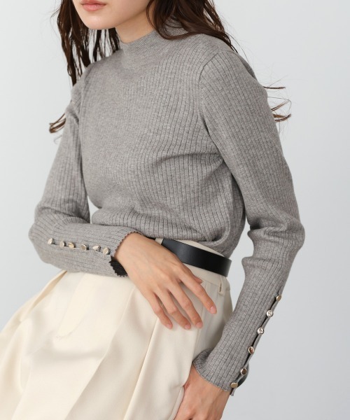 Bab（バブ）の「【選べるサイズ展開】袖ボタンハイネックリブニットトップス（ニット/セーター・レディース・ピンク/グリーン/A/チャコールグレー/アイボリー/ブラック・M/L）」の18枚目の写真