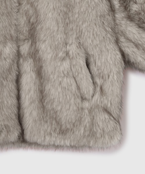 VICKY(ビッキー)の「フェイクファージャケット(その他アウター・レディース・ライトグレー/ベージュ/ベージュ系その他・M)」の6枚目の写真