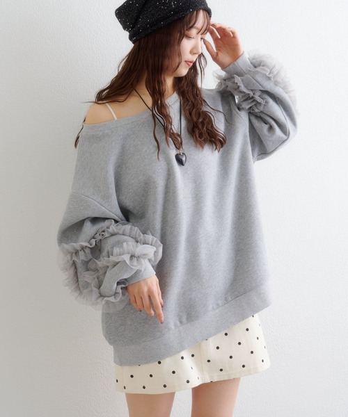 w closet(ダブルクローゼット)の「チュールフリルスウェット(Tシャツ/カットソー・レディース・ピンク/グレー/チャコールグレー/アイボリー・SMALL/MEDIUM)」の3枚目の写真