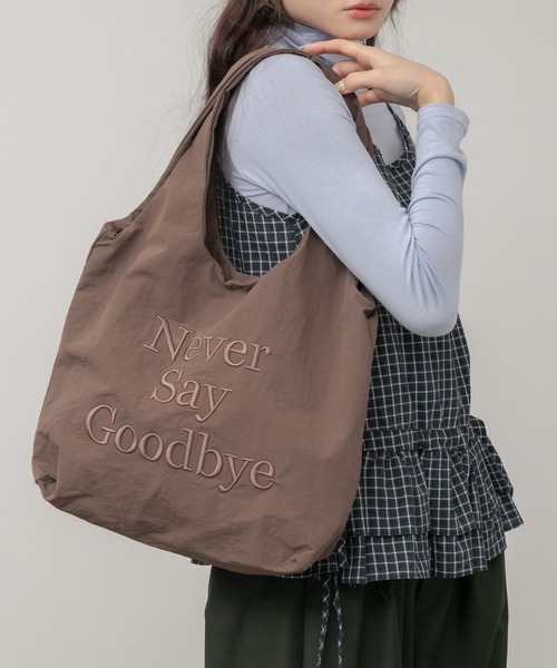 HEILIS(ヘイリス)の「ロゴ刺繍トートバッグ / レッド ネイビー ブラウン トート A4 通勤 通学 サブバッグ 韓国 刺繍 ロゴ 軽量 肩掛け(トートバッグ・レディース・ブラウン/ネイビー/レッド・FREE)」の5枚目の写真