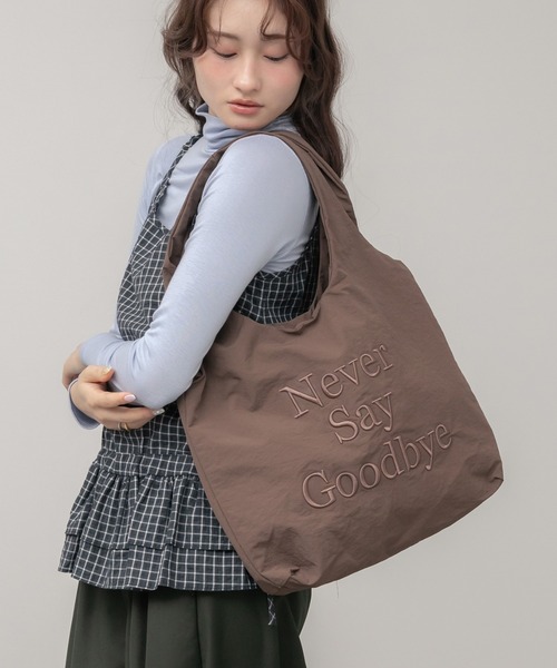 HEILIS(ヘイリス)の「ロゴ刺繍トートバッグ / レッド ネイビー ブラウン トート A4 通勤 通学 サブバッグ 韓国 刺繍 ロゴ 軽量 肩掛け(トートバッグ・レディース・ブラウン/ネイビー/レッド・FREE)」の7枚目の写真