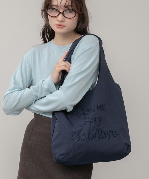 HEILIS(ヘイリス)の「ロゴ刺繍トートバッグ / レッド ネイビー ブラウン トート A4 通勤 通学 サブバッグ 韓国 刺繍 ロゴ 軽量 肩掛け(トートバッグ・レディース・ブラウン/ネイビー/レッド・FREE)」の11枚目の写真