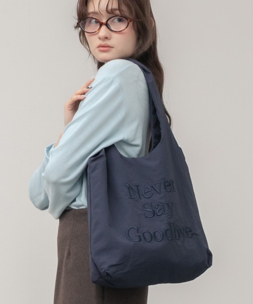 HEILIS(ヘイリス)の「ロゴ刺繍トートバッグ / レッド ネイビー ブラウン トート A4 通勤 通学 サブバッグ 韓国 刺繍 ロゴ 軽量 肩掛け(トートバッグ・レディース・ブラウン/ネイビー/レッド・FREE)」の13枚目の写真