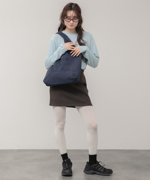 HEILIS(ヘイリス)の「ロゴ刺繍トートバッグ / レッド ネイビー ブラウン トート A4 通勤 通学 サブバッグ 韓国 刺繍 ロゴ 軽量 肩掛け(トートバッグ・レディース・ブラウン/ネイビー/レッド・FREE)」の17枚目の写真