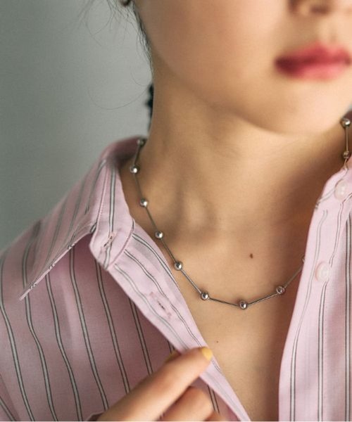 LEPSIM（レプシィム）の「ステンレスステーションチョーカー　624963（チョーカー・レディース・アイボリー/シルバー・ONE SIZE）」の2枚目の写真