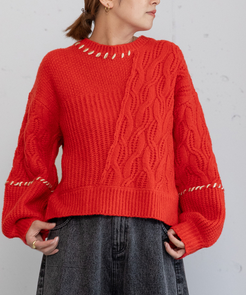 POU DOU DOU（プードゥドゥ）の「ハンドステッチななめケーブルニット（ニット/セーター・レディース・オフホワイト/ブラック/レッド/ブルー・M）」の4枚目の写真