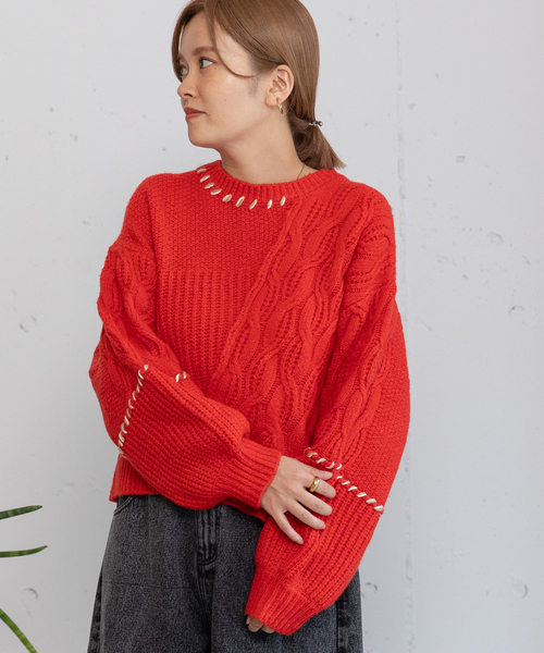 POU DOU DOU（プードゥドゥ）の「ハンドステッチななめケーブルニット（ニット/セーター・レディース・オフホワイト/ブラック/レッド/ブルー・M）」の13枚目の写真