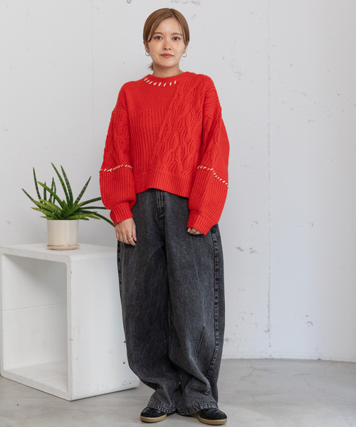 POU DOU DOU（プードゥドゥ）の「ハンドステッチななめケーブルニット（ニット/セーター・レディース・オフホワイト/ブラック/レッド/ブルー・M）」の14枚目の写真