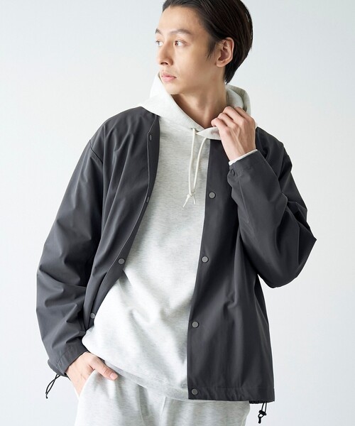 coen（コーエン）の「ストレッチテックナイロンノーカラージャケット【ストレッチ、はっ水、耐摩耗性、UVカット】（その他アウター・メンズ・ブラック/ダークグレー・S/M/L/XL）」の2枚目の写真