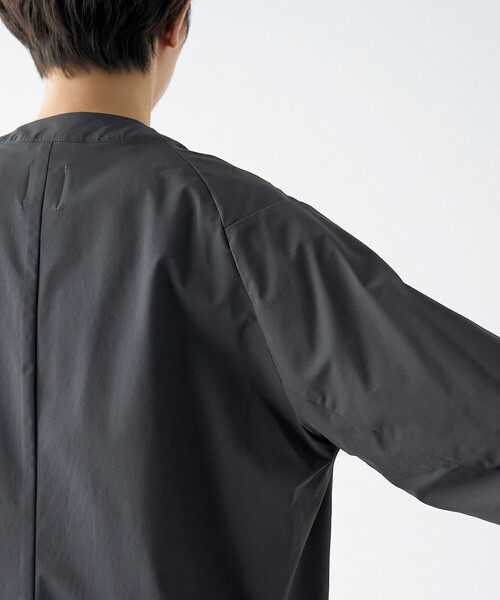 coen（コーエン）の「ストレッチテックナイロンノーカラージャケット【ストレッチ、はっ水、耐摩耗性、UVカット】（その他アウター・メンズ・ブラック/ダークグレー・S/M/L/XL）」の10枚目の写真