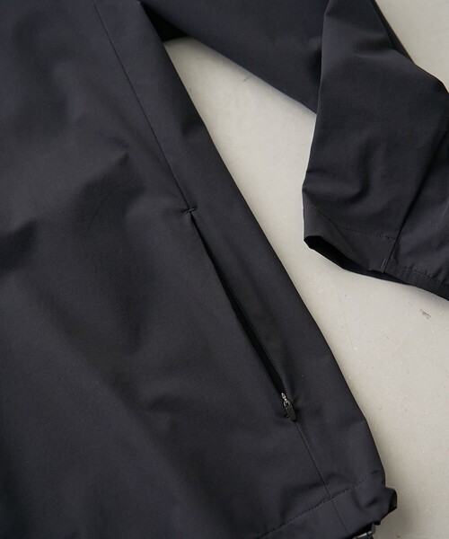 coen（コーエン）の「ストレッチテックナイロンノーカラージャケット【ストレッチ、はっ水、耐摩耗性、UVカット】（その他アウター・メンズ・ブラック/ダークグレー・S/M/L/XL）」の15枚目の写真