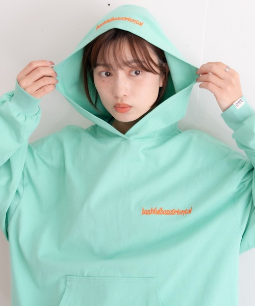 bashful base Oriental(バッシュフルベースオリエンタル)の「【bbO】ロゴビッグシルエットカットフーディー/パーカー(Tシャツ/カットソー・メンズ・ライトグレー/ライトグリーン/ブラック・MEDIUM/LARGE)」の1枚目の写真
