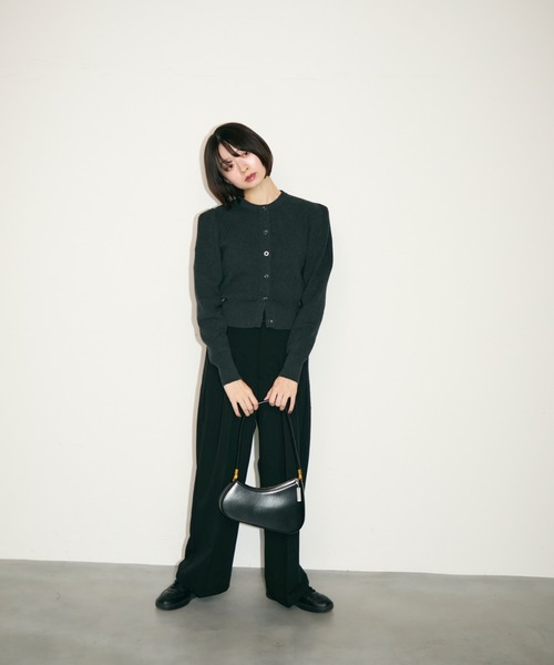 TONER（トナー）の「スリムカーブバッグ（ショルダーバッグ・レディース・ブラック/ブラウン/レッド・FREE）」の4枚目の写真