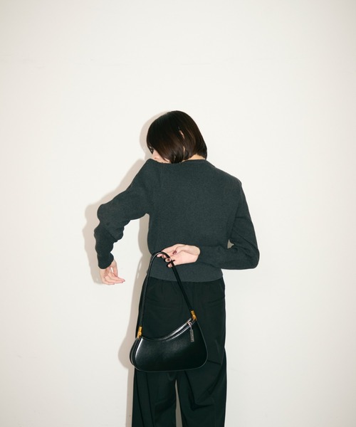 TONER（トナー）の「スリムカーブバッグ（ショルダーバッグ・レディース・ブラック/ブラウン/レッド・FREE）」の17枚目の写真