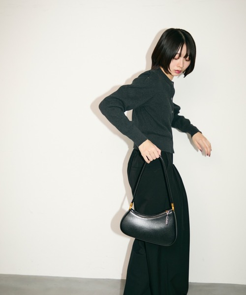 TONER（トナー）の「スリムカーブバッグ（ショルダーバッグ・レディース・ブラック/ブラウン/レッド・FREE）」の22枚目の写真