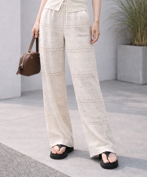 SallyLunn（サリーラン）の「総レースワイドパンツ（その他パンツ・レディース・アイボリー/ブラック・MEDIUM/LARGE）」の6枚目の写真