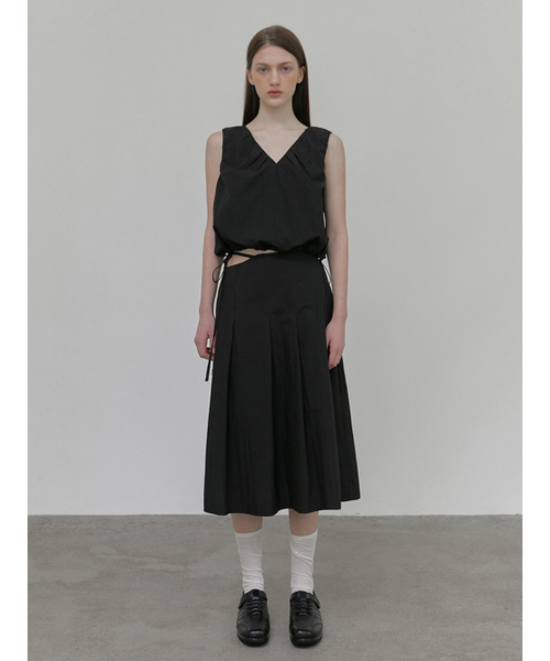 ETMON(エトモン)の「Strap Pleats Midi Skirt, Black(スカート・レディース・その他・S/M)」の1枚目の写真