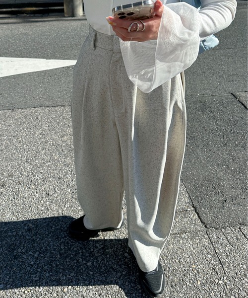 PILIT(ピリット)の「サイドタックコクーンパンツ(スラックス・レディース・ブラウン/グレー・MEDIUM)」の17枚目の写真