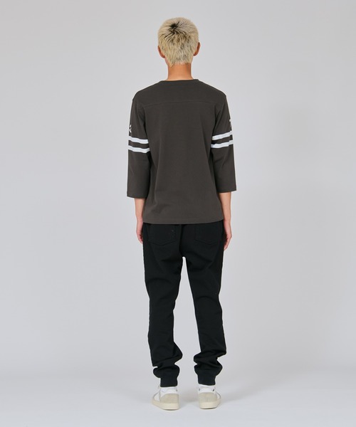Champion（チャンピオン）の「【Champion/チャンピオン】メンズ ベーシック 3/4 スリーブフットボールTシャツ（Tシャツ/カットソー・メンズ・グレー/ホワイト×パープル/ダークブルー/モカ/ブラック系その他/ホワイト×ブラック・MEDIUM/SMALL/LARGE/X-LARGE）」の15枚目の写真