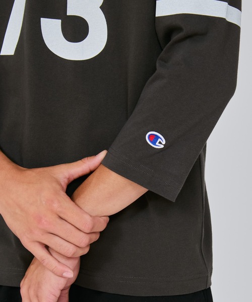 Champion（チャンピオン）の「【Champion/チャンピオン】メンズ ベーシック 3/4 スリーブフットボールTシャツ（Tシャツ/カットソー・メンズ・グレー/ホワイト×パープル/ダークブルー/モカ/ブラック系その他/ホワイト×ブラック・MEDIUM/SMALL/LARGE/X-LARGE）」の10枚目の写真
