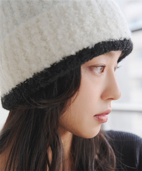 KOBE LETTUCE（コウベレタス）の「バイカラーラインニット帽（ニットキャップ/ビーニー・レディース・ホワイト/ブラック・FREE）」の4枚目の写真
