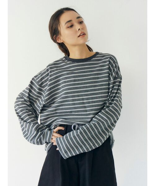 Ungrid（アングリッド）の「マルチボーダーロングスリーブTee（Tシャツ/カットソー・レディース・グリーン/チャコールグレー/オフホワイト・FREE）」の2枚目の写真