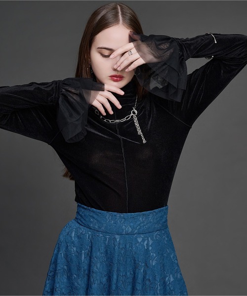 Ellno de Mavie(エルノデメヴィ)の「ソデシアーフリルアソートトップス(Tシャツ/カットソー・レディース・ブラック/ブルー/ボルドー/ブラック系その他・FREE)」の3枚目の写真