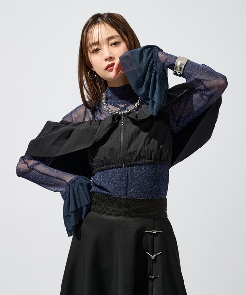 Ellno de Mavie（エルノデメヴィ）の「ソデフリルラメシアートップス（Tシャツ/カットソー・レディース・ブラック/ブルー・FREE）」の6枚目の写真