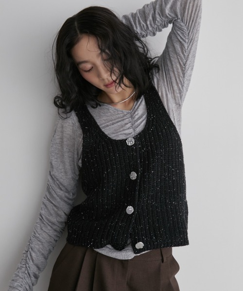 Aunt Marie's（アントマリーズ）の「メタルボタンミックスニットベスト【アンサンブル対応可能】（ベスト・レディース・ブルー/ブラック/アイボリー・FREE）」の3枚目の写真