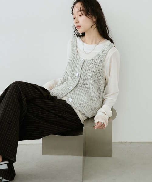 Aunt Marie's（アントマリーズ）の「メタルボタンミックスニットベスト【アンサンブル対応可能】（ベスト・レディース・ブルー/ブラック/アイボリー・FREE）」の9枚目の写真
