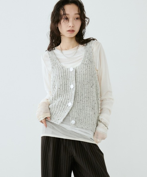 Aunt Marie's（アントマリーズ）の「メタルボタンミックスニットベスト【アンサンブル対応可能】（ベスト・レディース・ブルー/ブラック/アイボリー・FREE）」の5枚目の写真