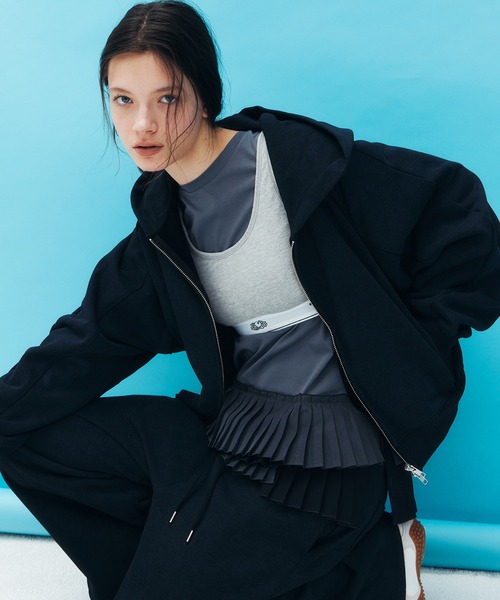 LE CIEL BLEU(ルシェルブルー)の「クロップドフーディー / Cropped Hoodie(パーカー・レディース・グレー/ブラック/アイボリー/ピンク・36)」の3枚目の写真