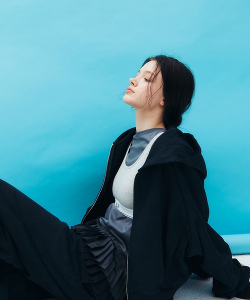 LE CIEL BLEU(ルシェルブルー)の「クロップドフーディー / Cropped Hoodie(パーカー・レディース・グレー/ブラック/アイボリー/ピンク・36)」の15枚目の写真