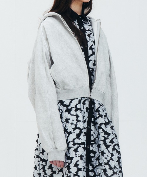 LE CIEL BLEU(ルシェルブルー)の「クロップドフーディー / Cropped Hoodie(パーカー・レディース・グレー/ブラック/アイボリー/ピンク・36)」の22枚目の写真