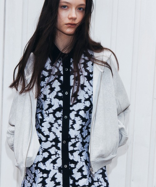 LE CIEL BLEU(ルシェルブルー)の「クロップドフーディー / Cropped Hoodie(パーカー・レディース・グレー/ブラック/アイボリー/ピンク・36)」の19枚目の写真