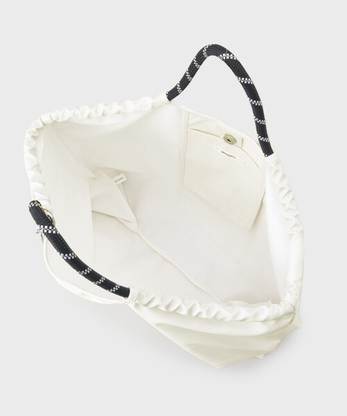 OPAQUE.CLIP（オペークドットクリップ）の「ロープハンドルBIGトートバッグ（トートバッグ・レディース・オフホワイト/ブラック/ブラウン系その他・00）」の16枚目の写真