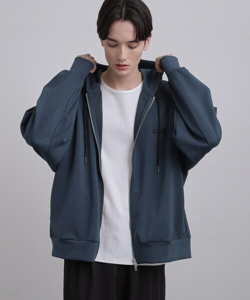 tk.TAKEO KIKUCHI（ティーケータケオキクチ）の「オーバーサイズジップパーカー（パーカー・メンズ・ネイビー/ライトベージュ/ブラック・03/02）」の3枚目の写真