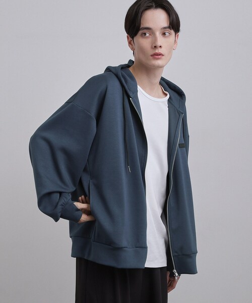 tk.TAKEO KIKUCHI（ティーケータケオキクチ）の「オーバーサイズジップパーカー（パーカー・メンズ・ネイビー/ライトベージュ/ブラック・03/02）」の19枚目の写真