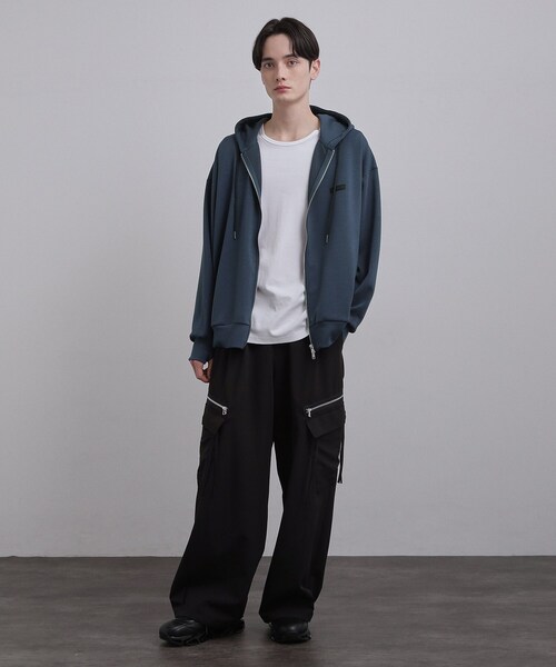 tk.TAKEO KIKUCHI（ティーケータケオキクチ）の「オーバーサイズジップパーカー（パーカー・メンズ・ネイビー/ライトベージュ/ブラック・03/02）」の20枚目の写真