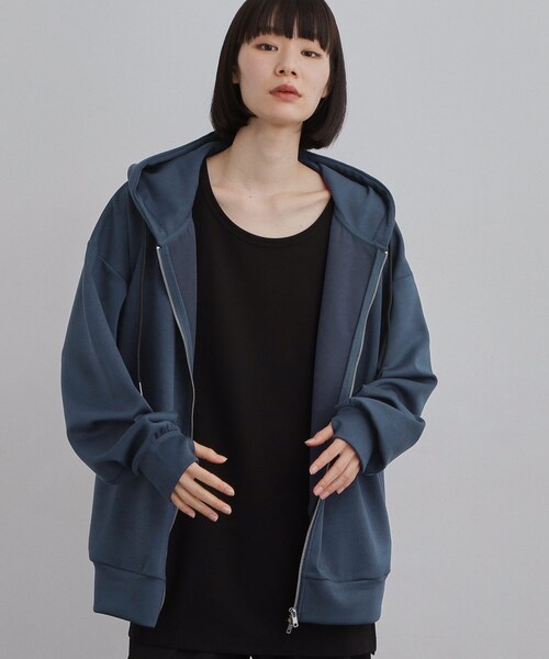 tk.TAKEO KIKUCHI（ティーケータケオキクチ）の「オーバーサイズジップパーカー（パーカー・メンズ・ネイビー/ライトベージュ/ブラック・03/02）」の22枚目の写真