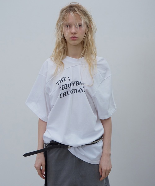 LCDC TM(エルシーディーシーティーエム)の「DRAPED LETTERING PRINT T-SHIRT(Tシャツ/カットソー・レディース・White/Navy・ONE SIZE)」の2枚目の写真
