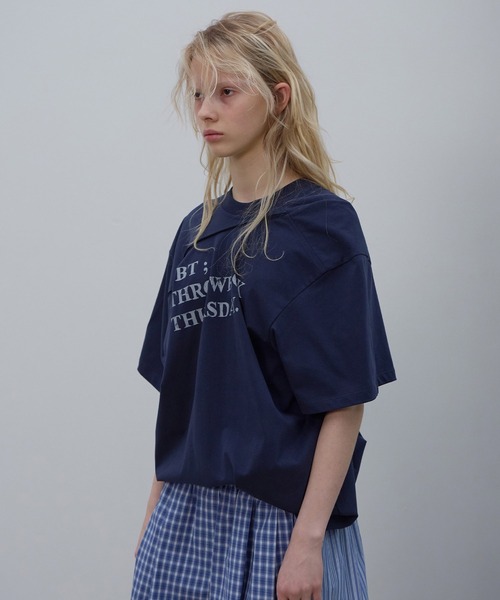 LCDC TM(エルシーディーシーティーエム)の「DRAPED LETTERING PRINT T-SHIRT(Tシャツ/カットソー・レディース・White/Navy・ONE SIZE)」の21枚目の写真