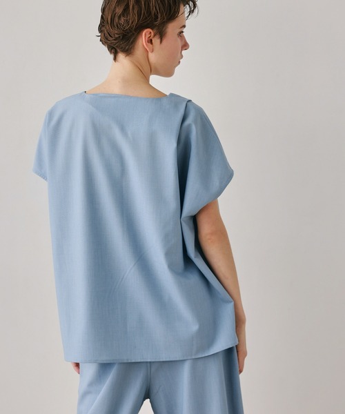 Kelen（ケレン）の「「KELEN / ケレン」フレンチスリーブタックデザイントップス（シャツ/ブラウス・レディース・グレー/ブラウン/ブラック/サックスブルー・FREE）」の9枚目の写真