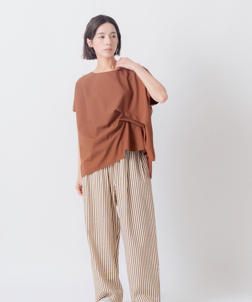 Kelen（ケレン）の「「KELEN / ケレン」フレンチスリーブタックデザイントップス（シャツ/ブラウス・レディース・グレー/ブラウン/ブラック/サックスブルー・FREE）」の11枚目の写真