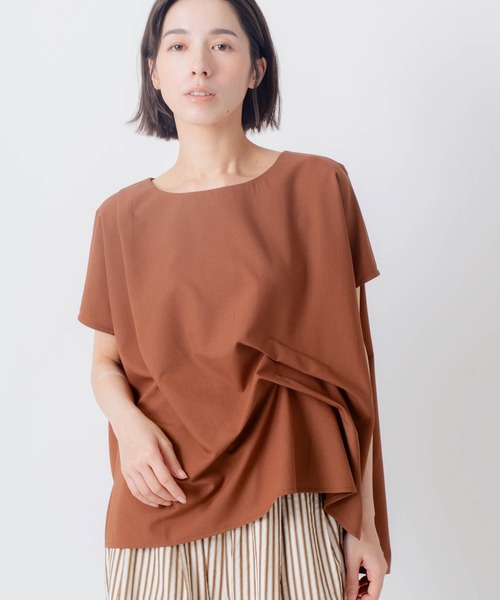 Kelen（ケレン）の「「KELEN / ケレン」フレンチスリーブタックデザイントップス（シャツ/ブラウス・レディース・グレー/ブラウン/ブラック/サックスブルー・FREE）」の12枚目の写真
