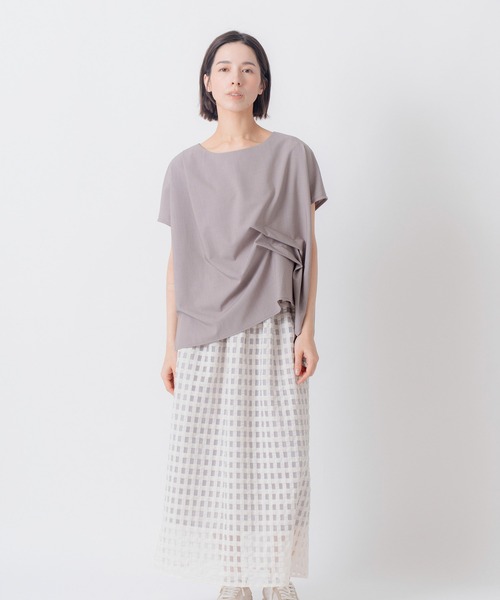 Kelen（ケレン）の「「KELEN / ケレン」フレンチスリーブタックデザイントップス（シャツ/ブラウス・レディース・グレー/ブラウン/ブラック/サックスブルー・FREE）」の21枚目の写真