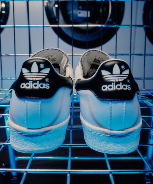 adidas Originals(アディダスオリジナルス)の「<adidas Originals>スーパースター82 GORE-TEX スニーカー(スニーカー・メンズ・ホワイト/ブラック・27cm/28cm/28.5cm/27.5cm/26cm/26.5cm/25.5cm)」の4枚目の写真